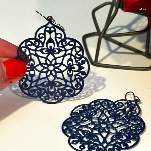 Blue Filagree Dangle Earings - Picture 1 of 2